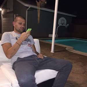 Meet your Posher, Kobi