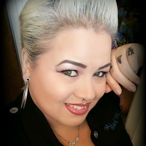 Meet your Posher, Lorri