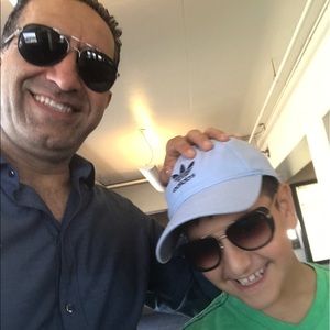 Meet your Posher, Raymond