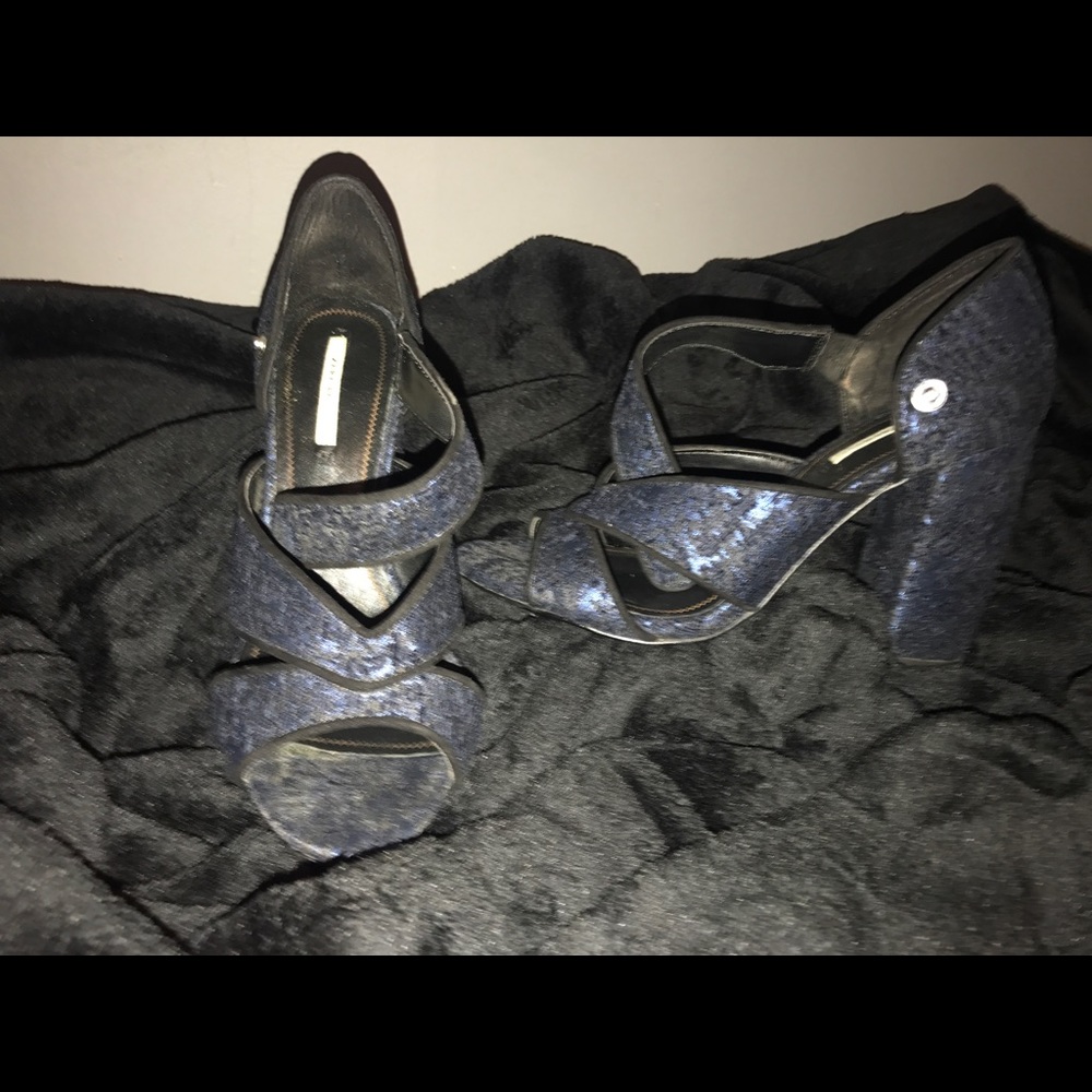 Heels . - Picture 2 of 4