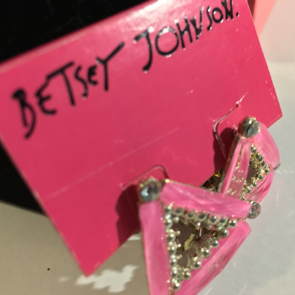 BETSEY JOHNSON Pink Triangle Crystal Push Stud Ear