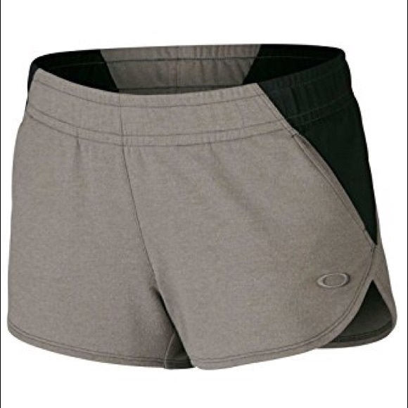 Oakley Pants - NWT Oakley Elevate Short-Heather Grey