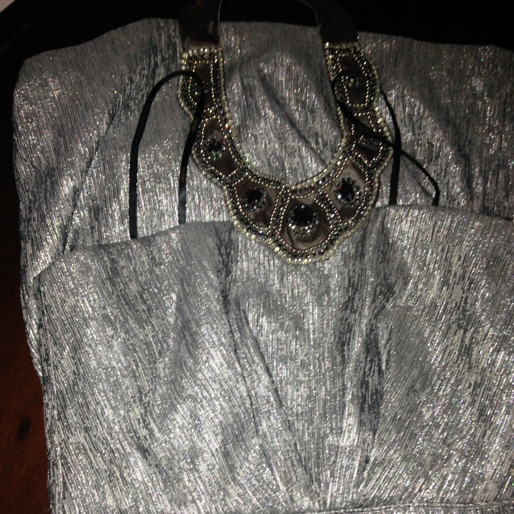 🎉 Party 👗 perfect for cocktails or any occasion