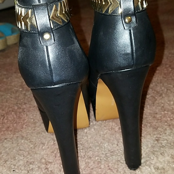 Booties Booties Booties!!!!!!!!!! - Picture 3 of 5