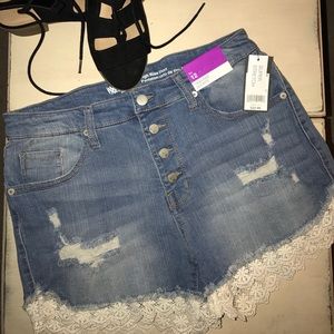 *NWT* Massimo High Rise Shorts!
