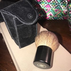 chanel kabuki like brush!!