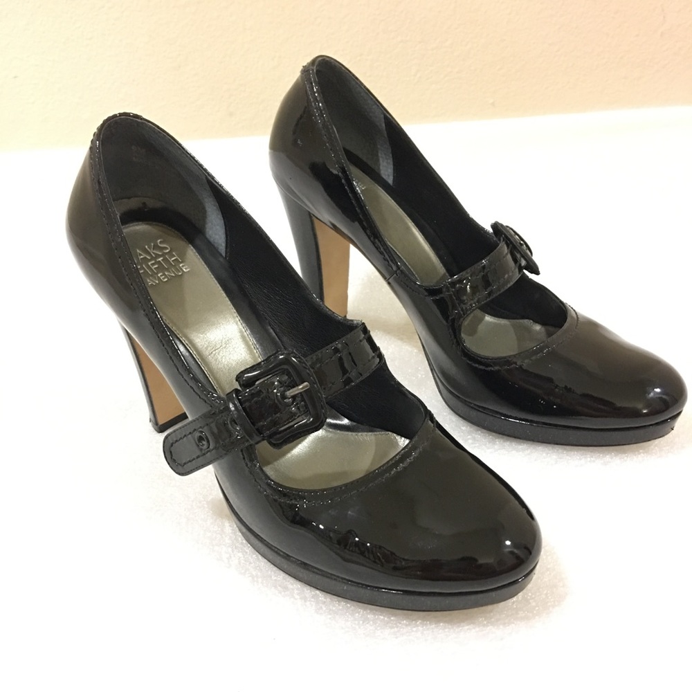 SAKS FIFTH AVENUE black patent maryjane heels