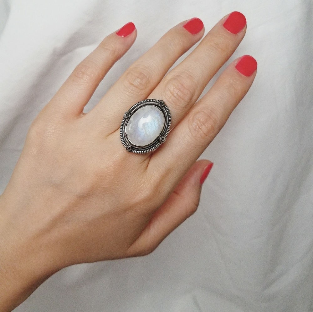 OXIDIZED SILVER & MOONSTONE RING