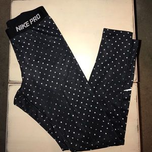 🖤NIKE PRO🖤 leggings!!