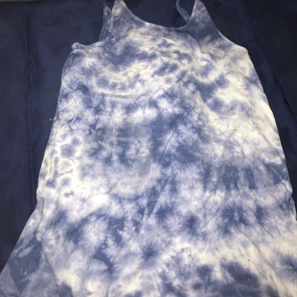 tye dye tank top (: