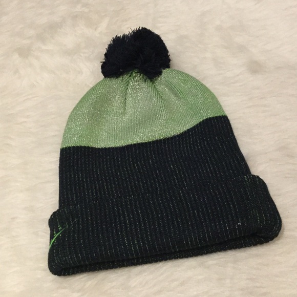 NWT Nike Seahawks Shimmer StockingCap - Picture 3 of 5