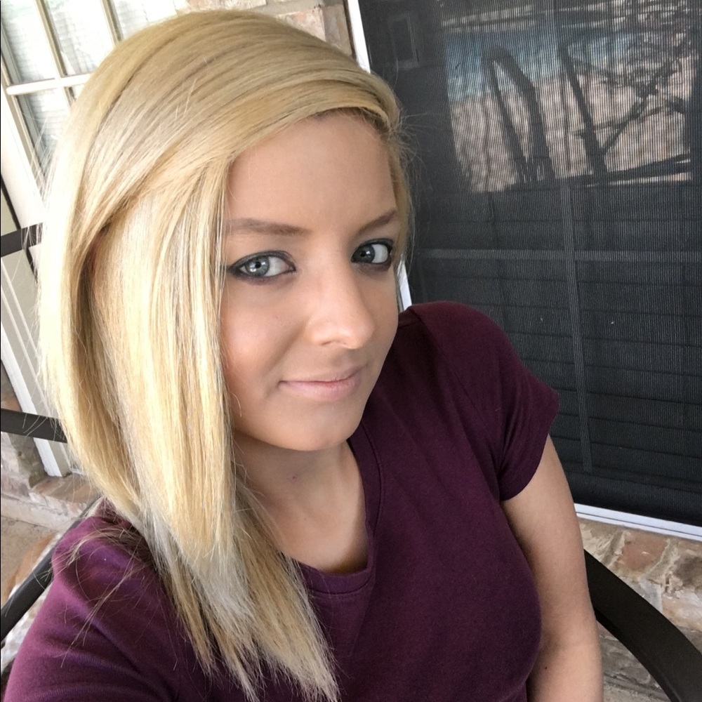 Meet your Posher, Courtney