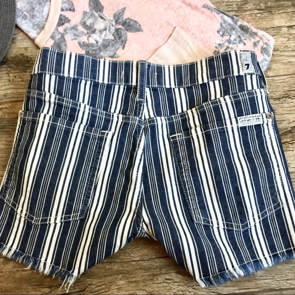 7 for all mankind frayed jean shorts - Picture 4 of 4