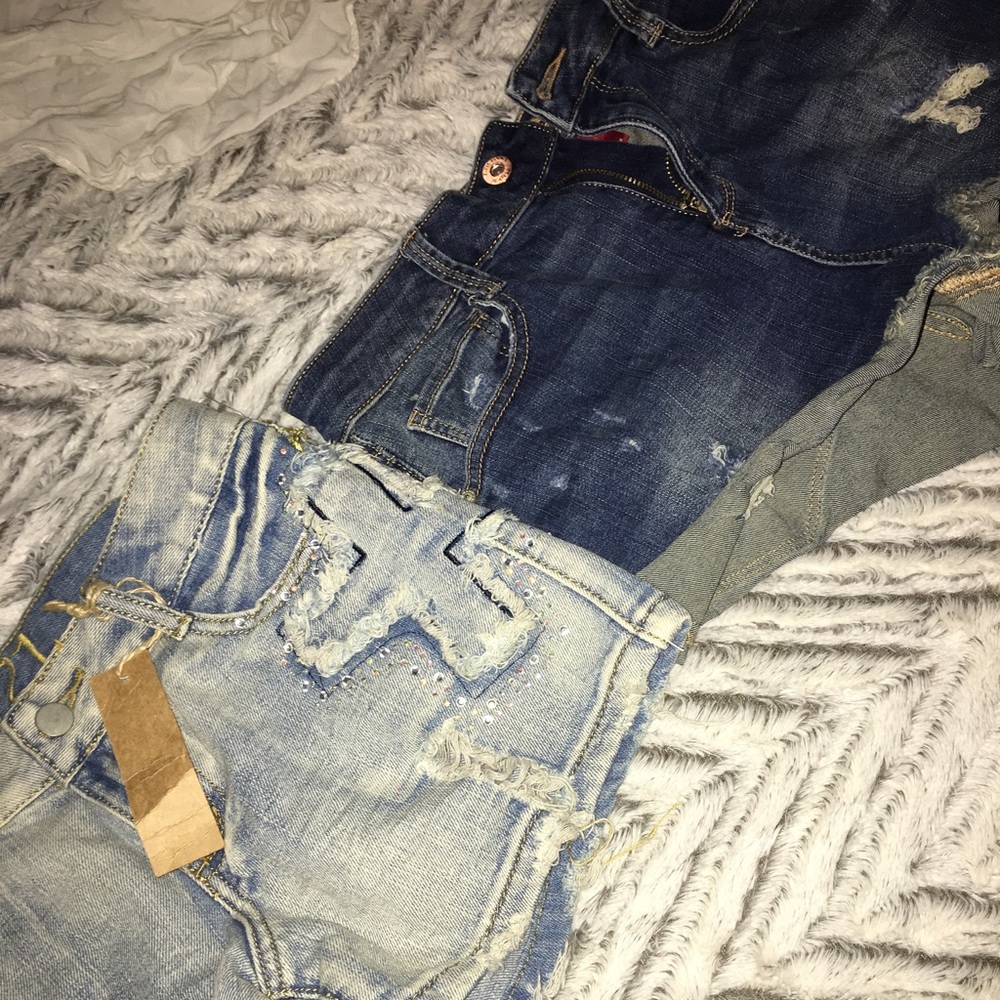 2 pairs of shorts