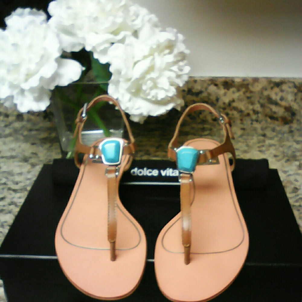 LAST PAIR!! Dolce Vita T-Strap thong sandal