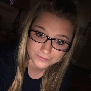 Meet your Posher, Alison