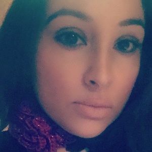 Meet your Posher, Deenys