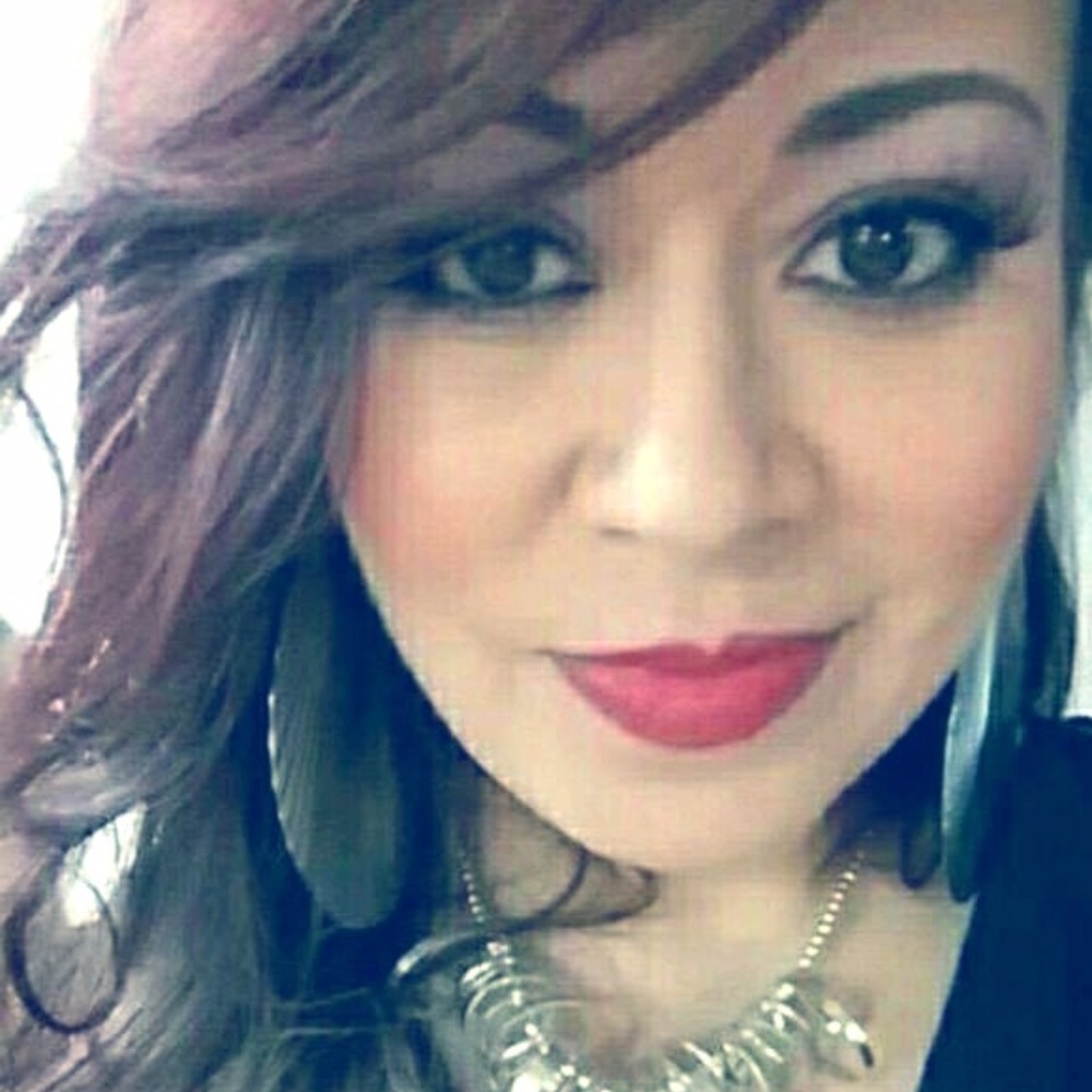 Meet your Posher, Ana