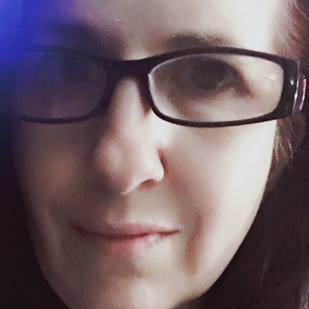 Meet your Posher, Satia
