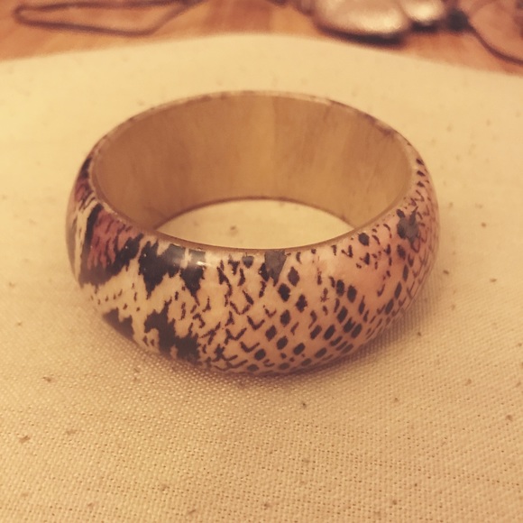 Vintage Wooden Snake Print Cuff - Picture 3 of 3