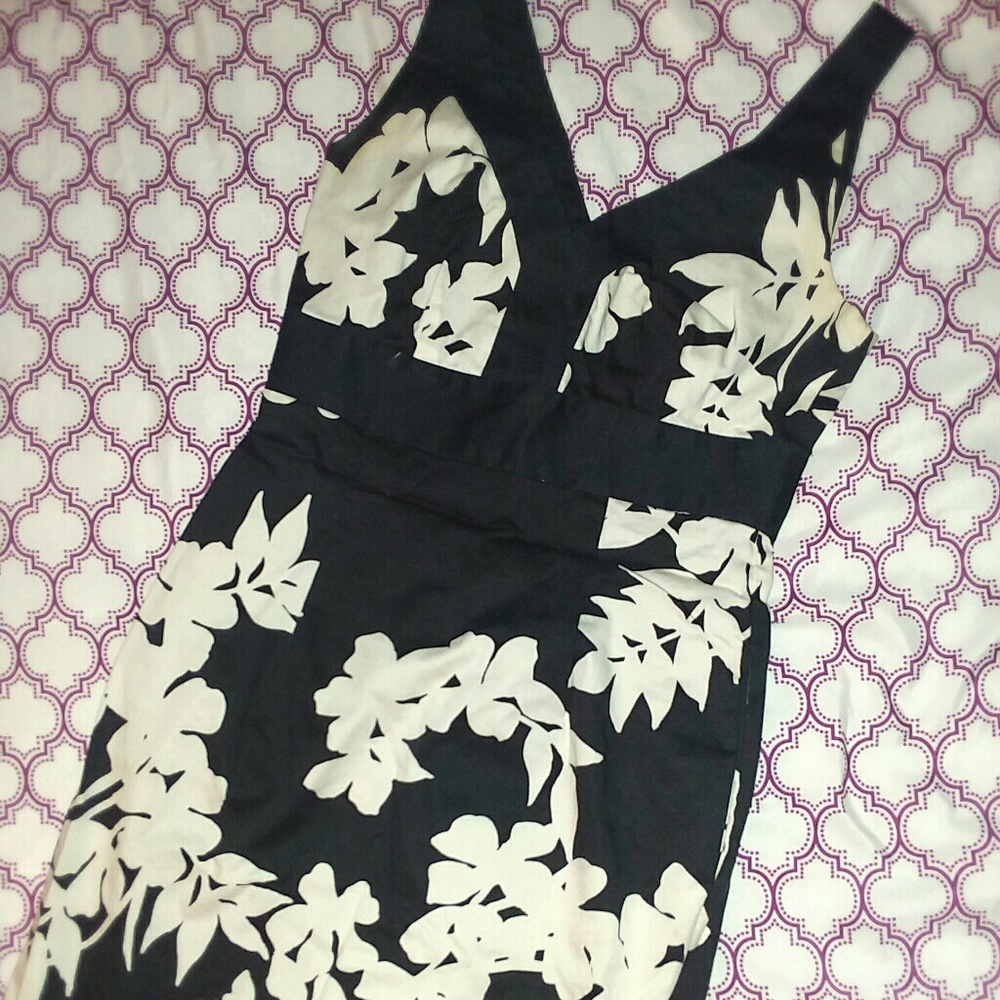 Mid-length NWOT White House Black Market dress