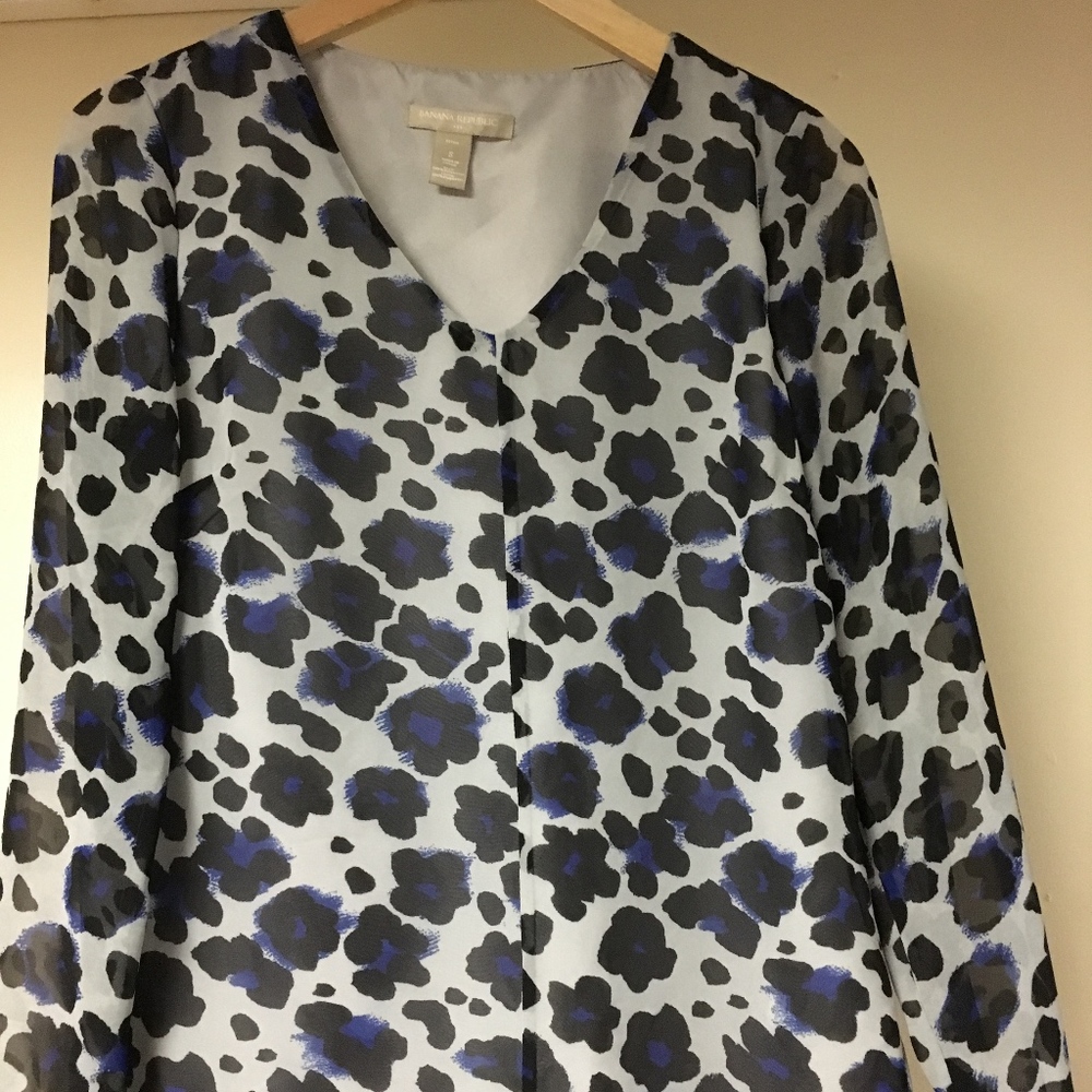 Banana Republic Animal Print Long Sleeve Blouse