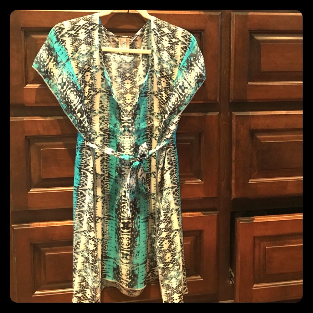 BECCA Swim Coverup Size Small Pre-Loved💞