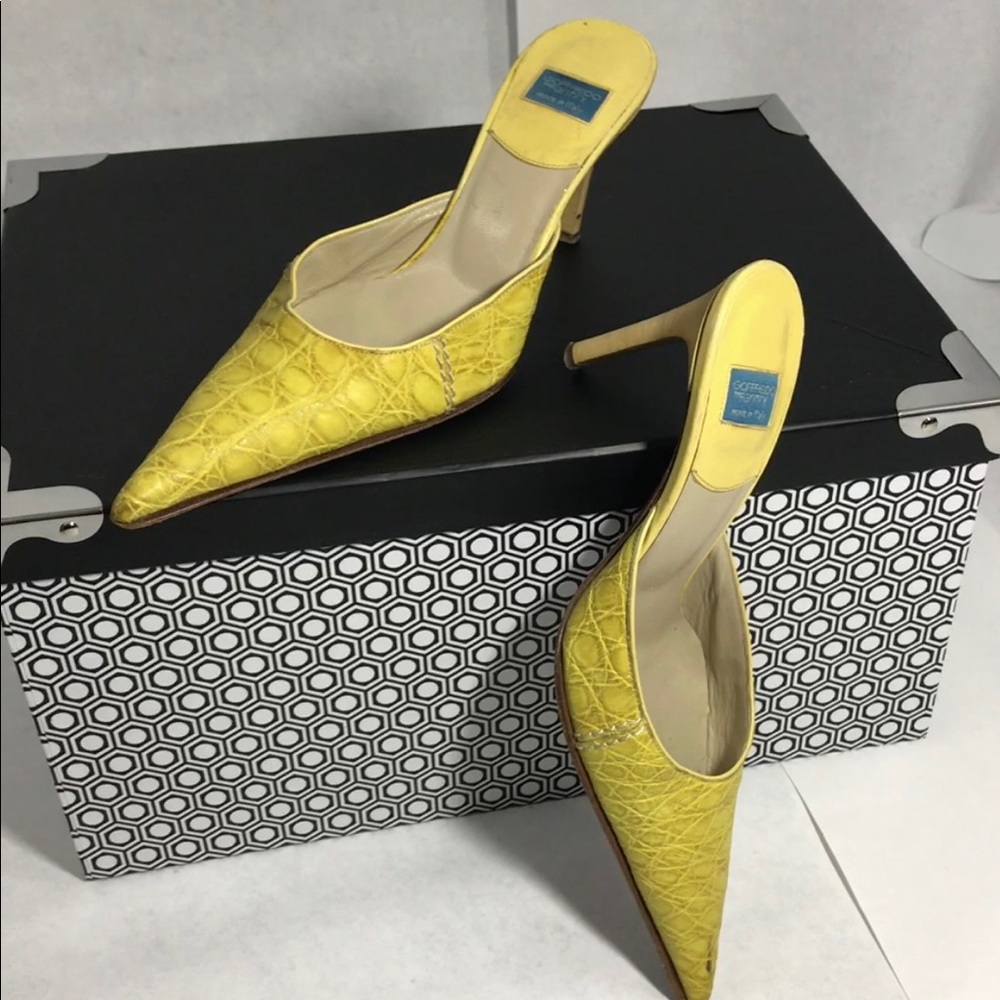 Goffredo Fantini Italian 37 Genuine Leather Yellow