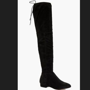 Thigh high boots in (BLACK)