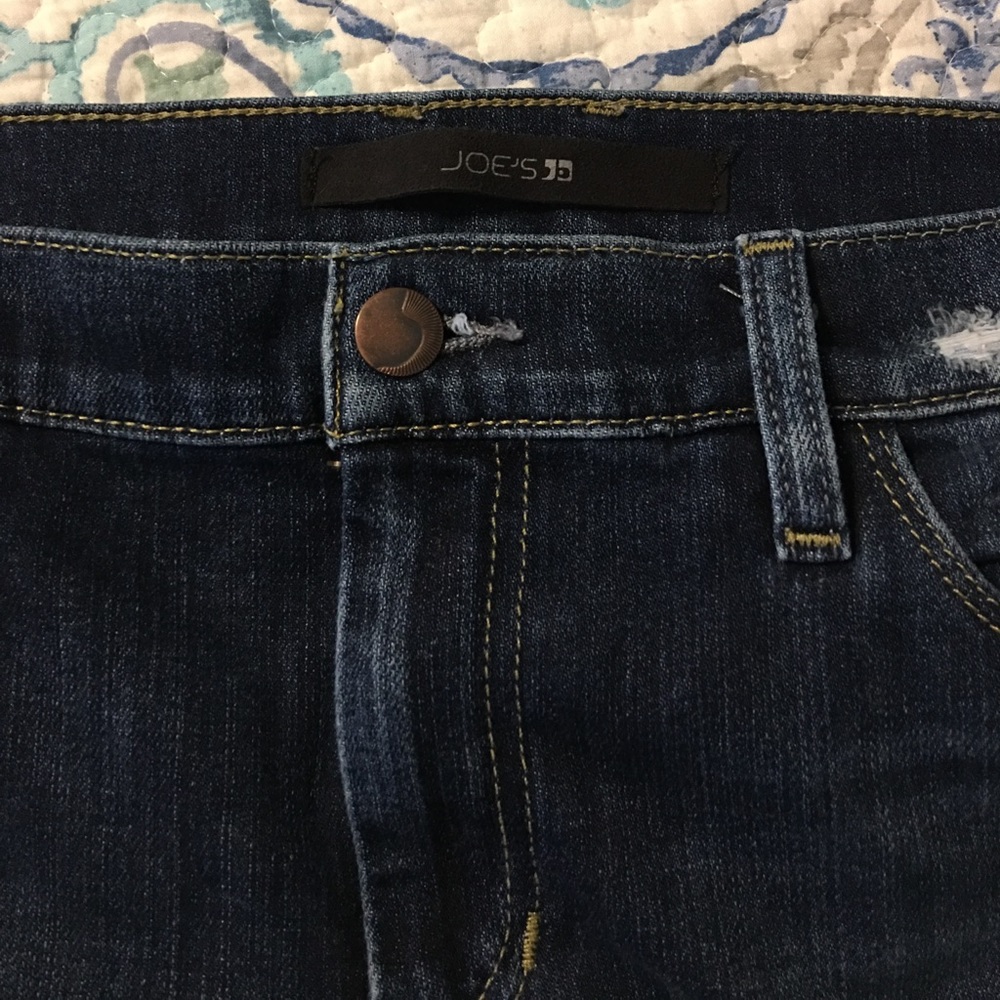 Adorable Joe's Jeans size 31 roll cuff bottom!