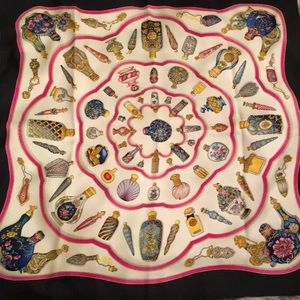 VINTAGE HERMES SCARF!  Beautiful condition