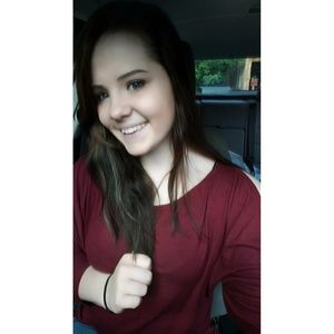 Meet your Posher, Kayla