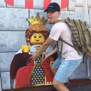 Meet your Posher, Daniel