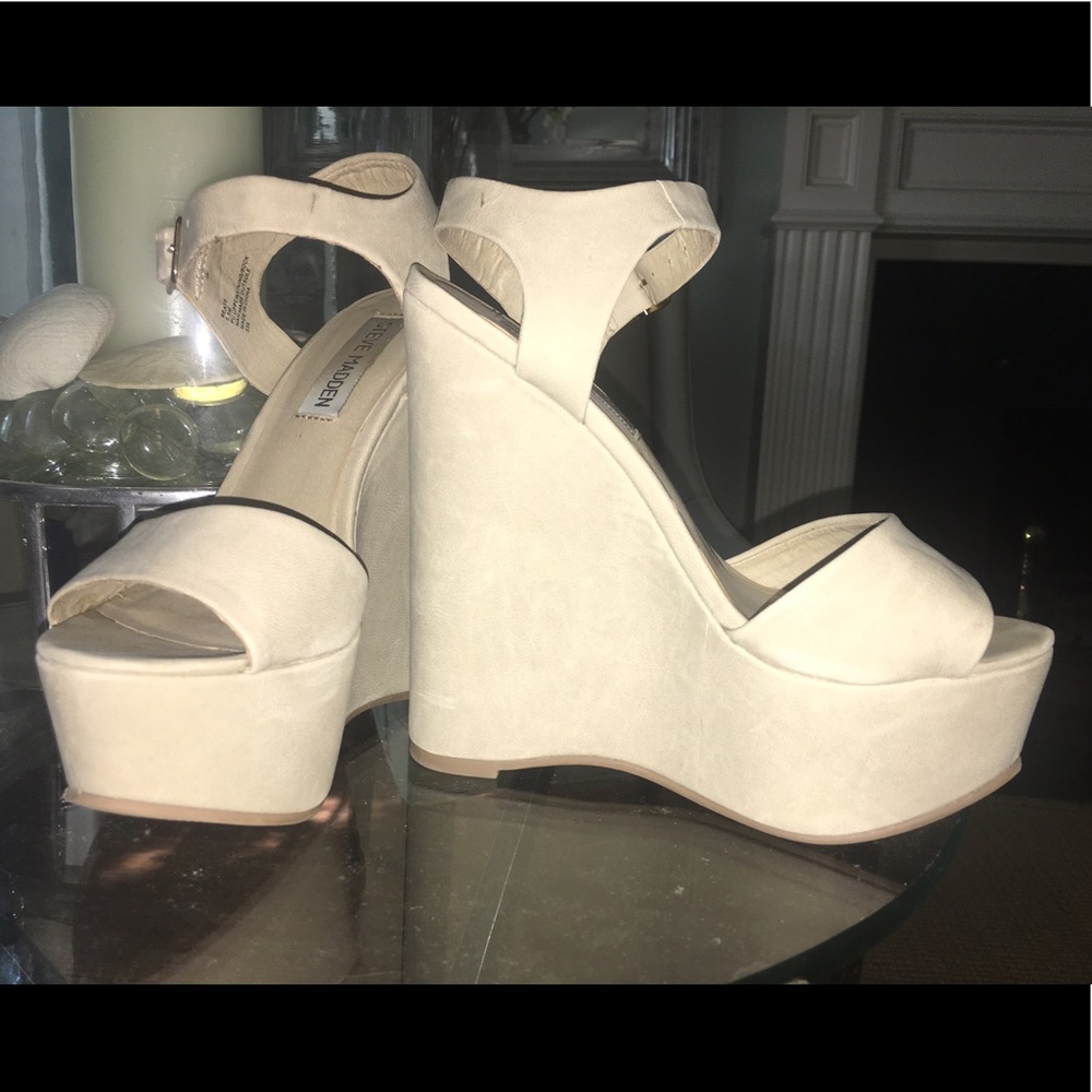 Steve Madden Nude Wedge