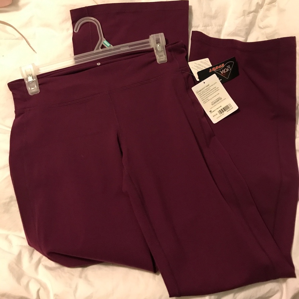 Athleta kickbooty yoga pants NWT