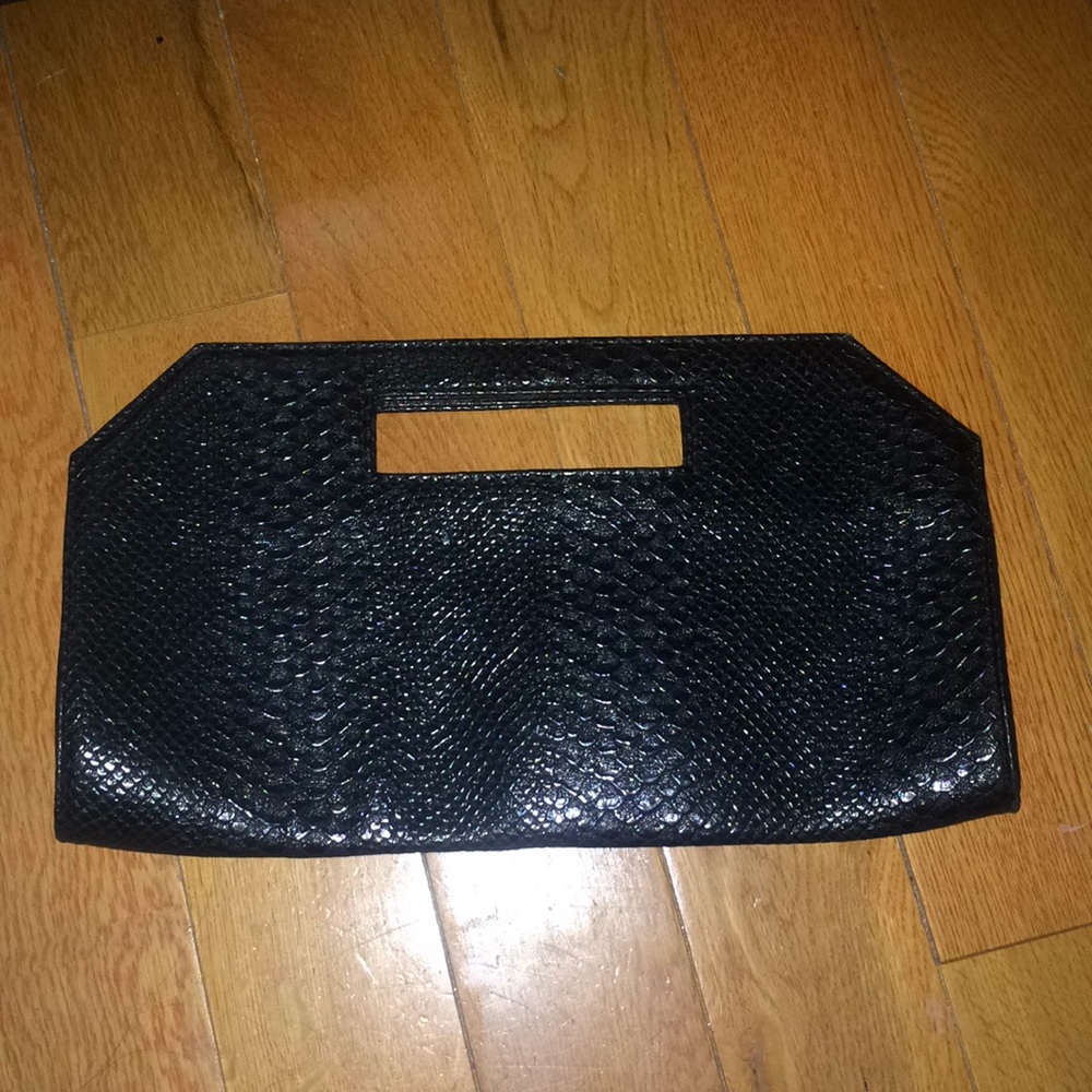 Express snake skin clutch