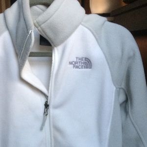 NWOT Gray and White North Face Fleece