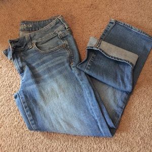 American Eagle Artist Crop