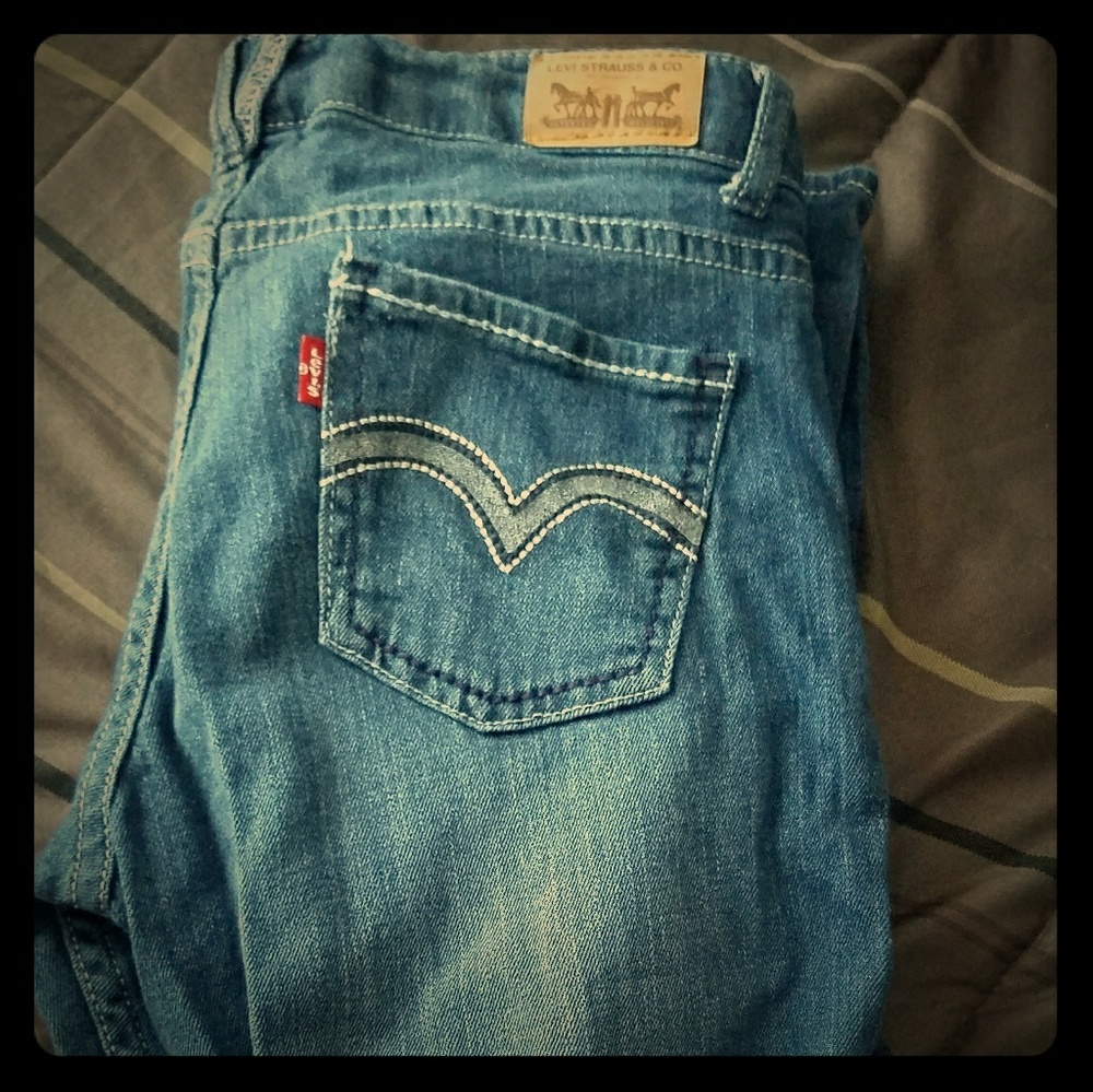 Girls size 16 reg Levi's bootcut jeans
