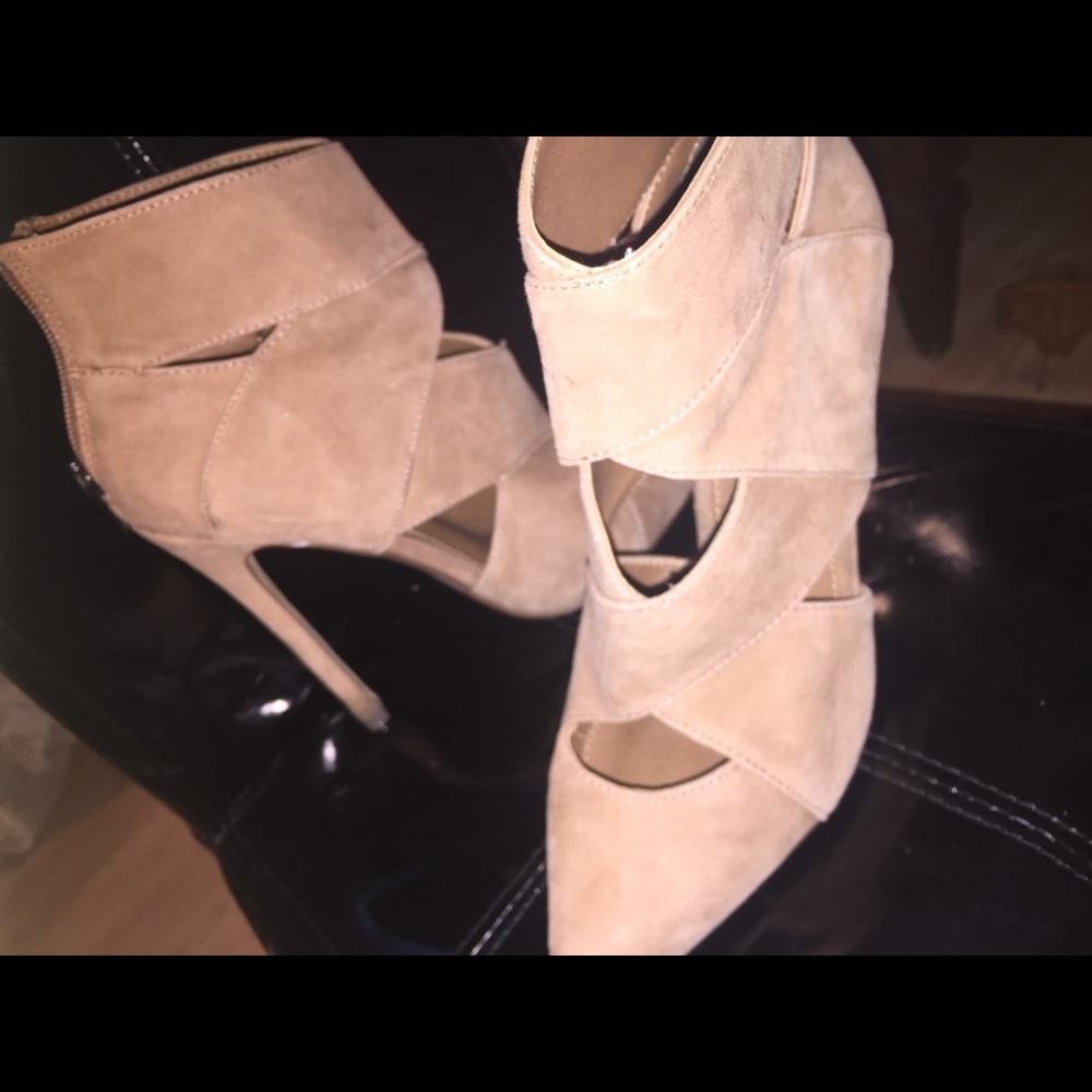 STEVE MADDEN heels!!