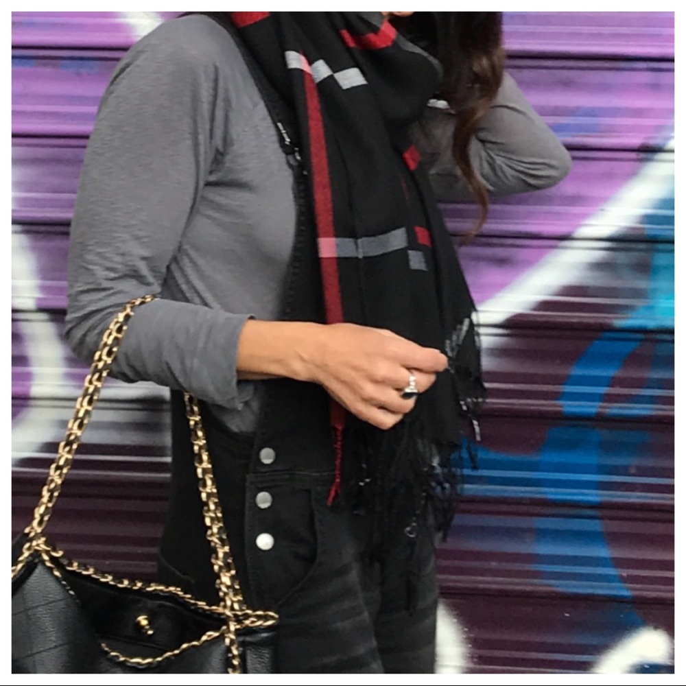 ✨LAST ONE ✨PARIS Navy Blue Plaid Fringe Scarf - Picture 6 of 8