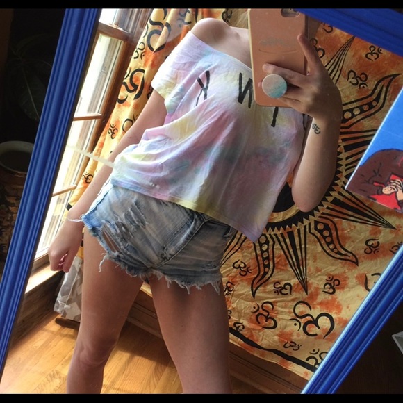 vs pink tie dye lightweight graphic crop top - Picture 4 of 4