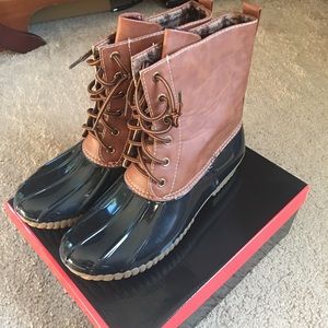 Black duck boots
