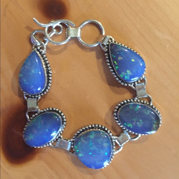 Brand new beautiful bracelet! - Picture 1 of 4
