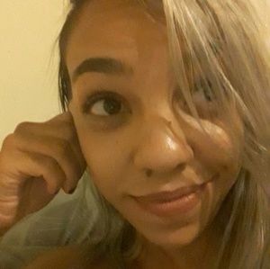 Meet your Posher, Devyn