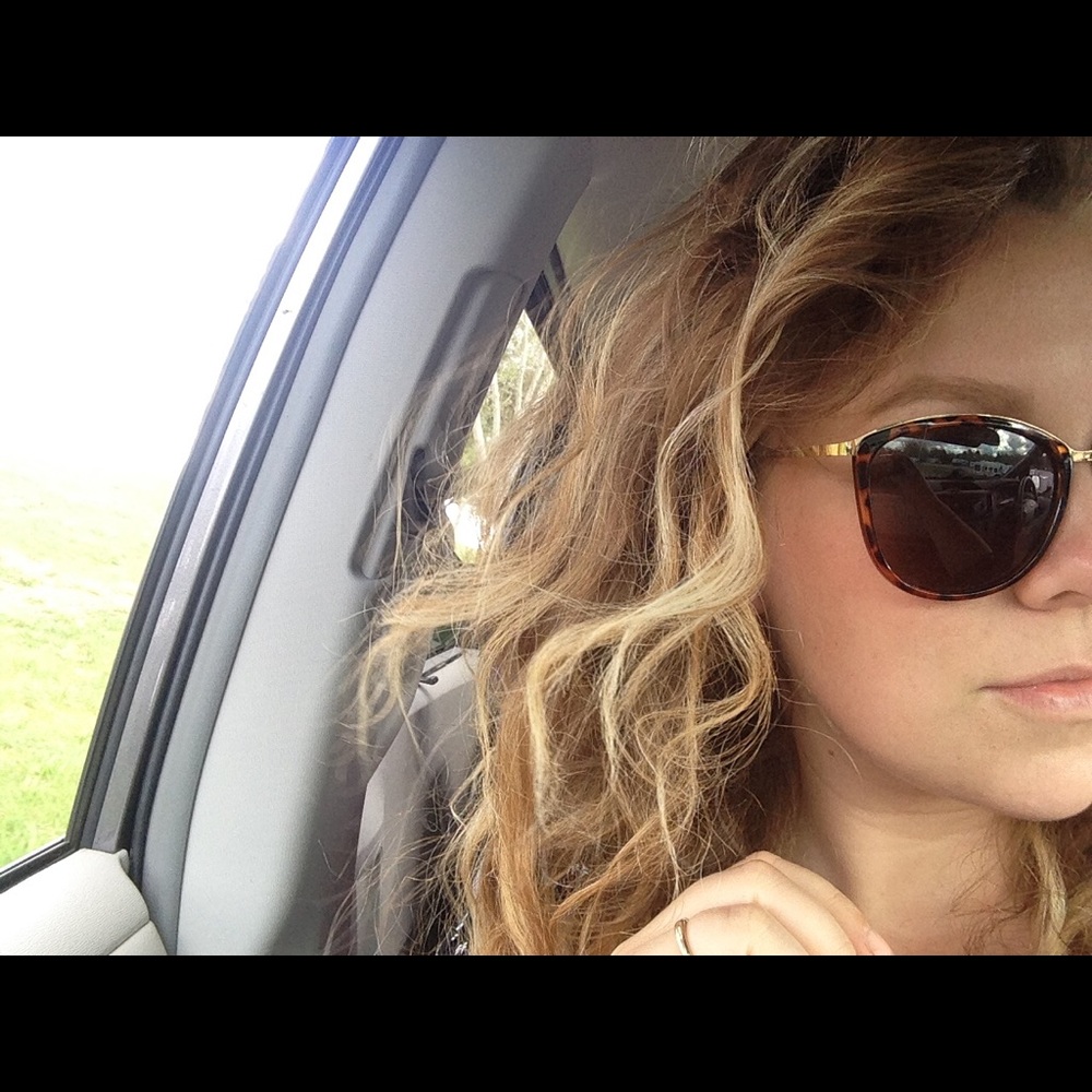 Meet your Posher, Holly