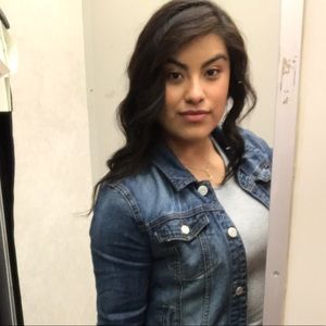 Meet your Posher, Mireya