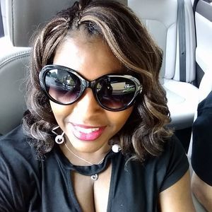 Meet your Posher, Regina