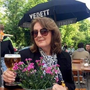 Meet your Posher, Julie