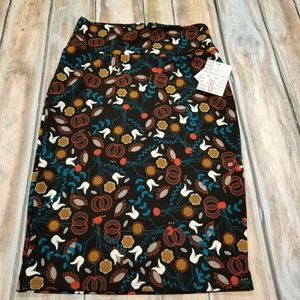BNWT Lularoe Cassie Skirt